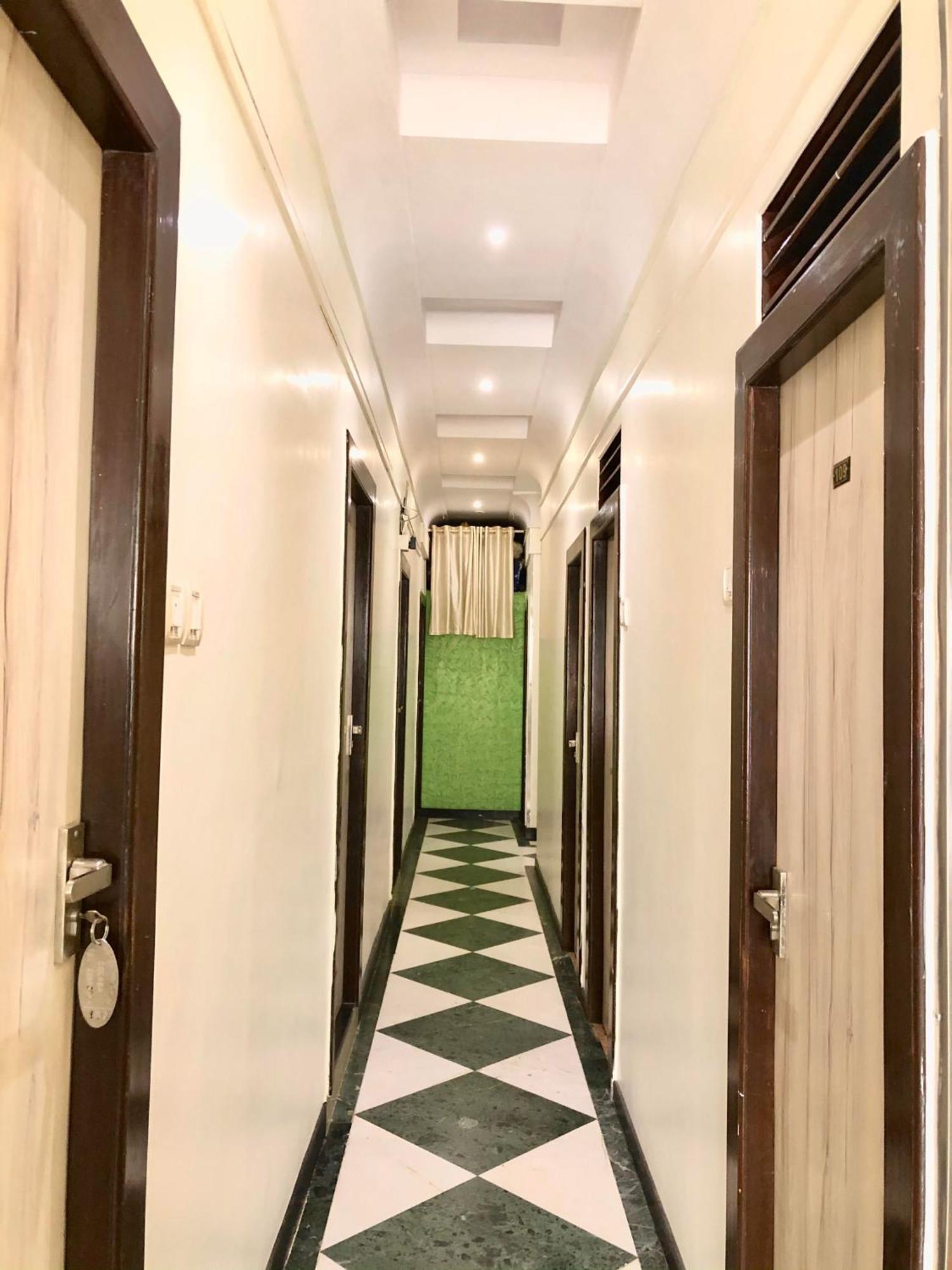 Hotel Volga 2 มุมไบ ภายนอก รูปภาพ